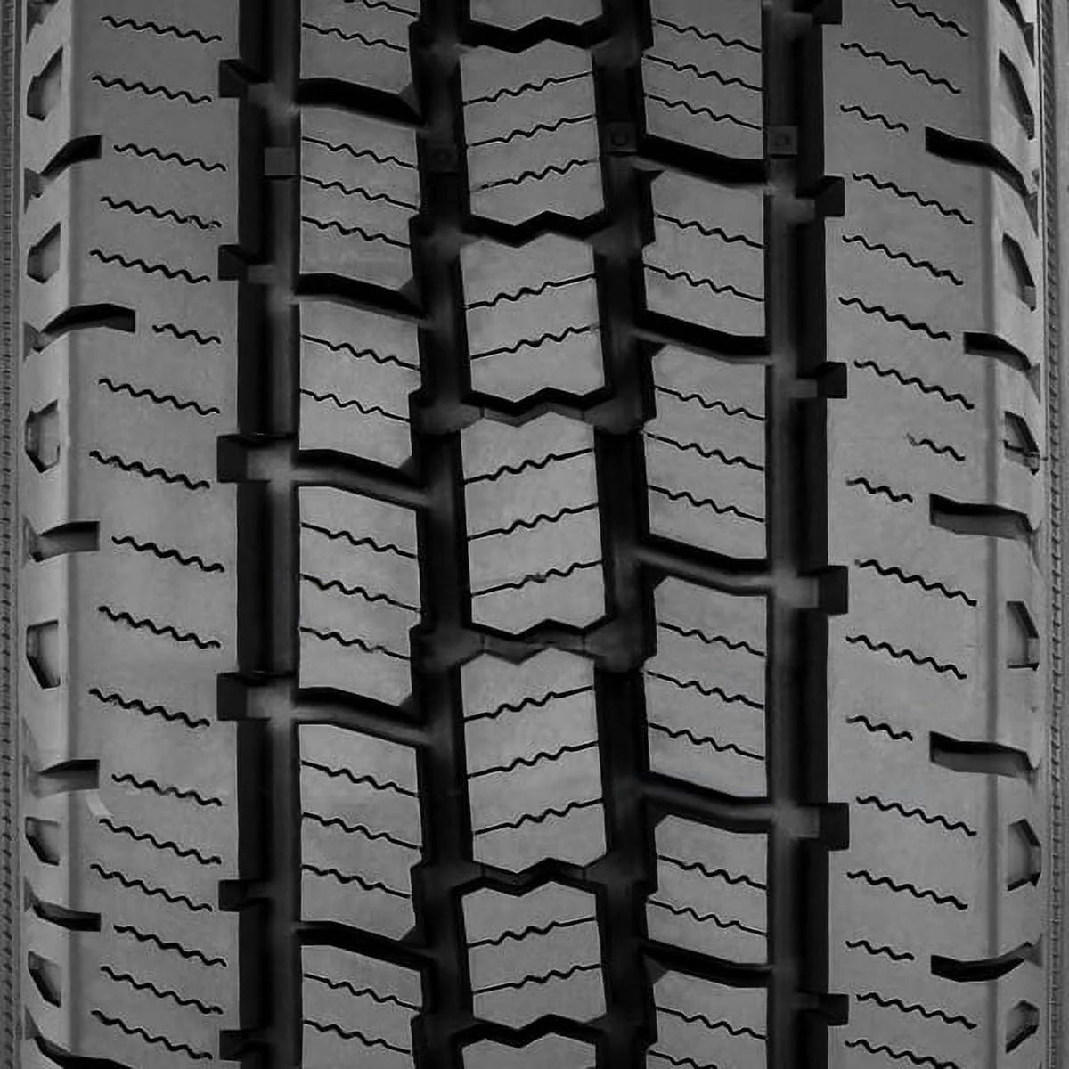 275/65R18 123 S Tire P260