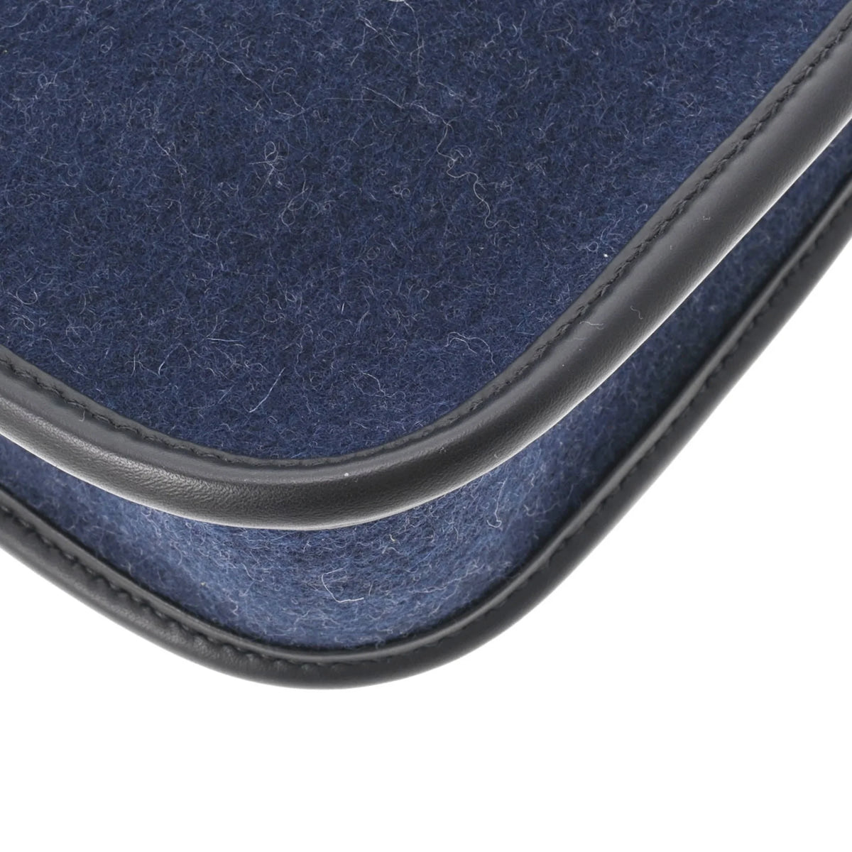 Pre-Owned Navy Felt Shoulder Bag Z644416
