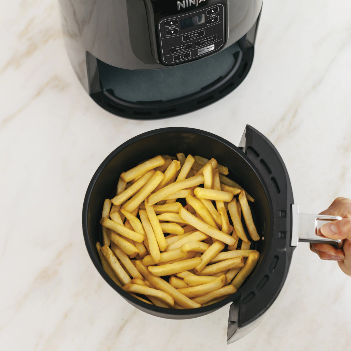 Black 4QT Air Fryer A508411