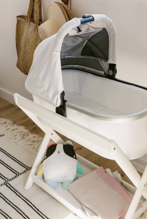 White Bassinet Stand D7086