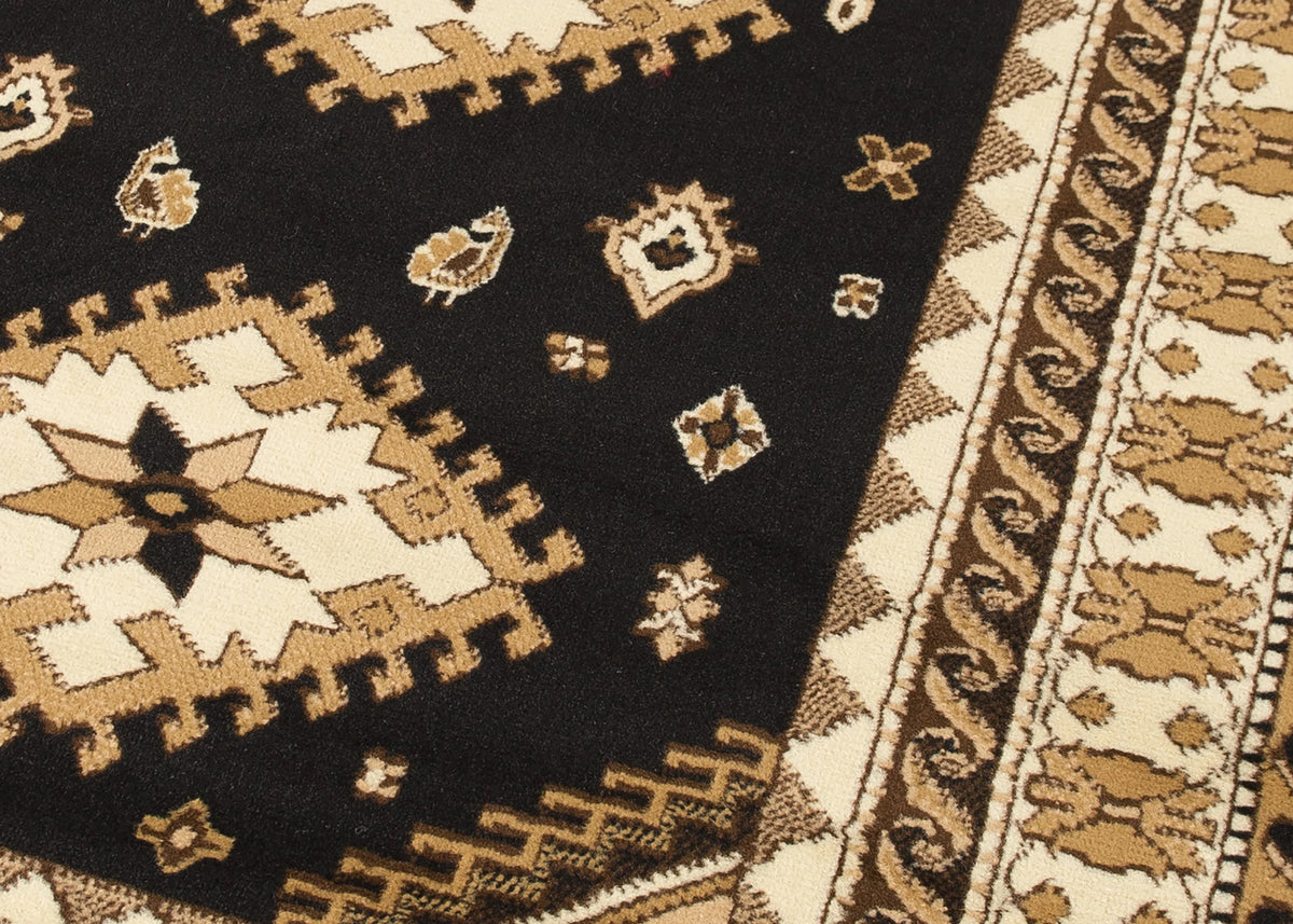 Black Bordered Area Rug N489