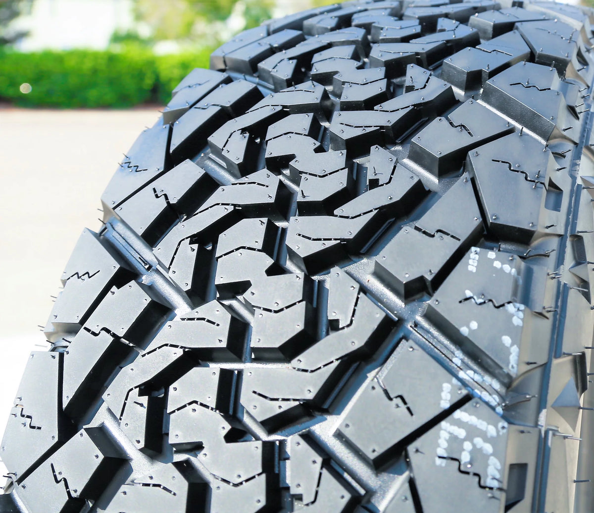 265/65R18 116T XL Extreme Terrain Tire G879