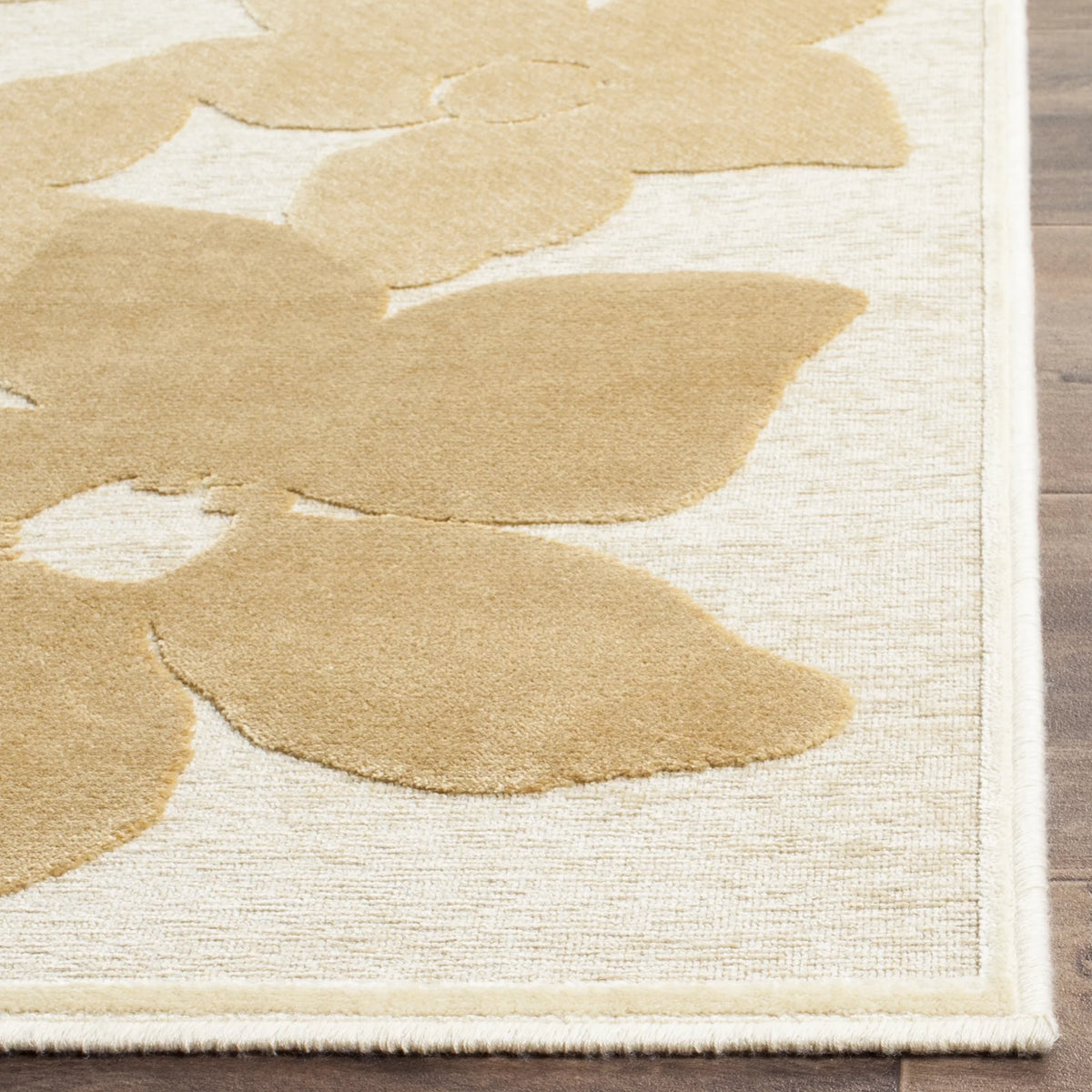 5'3" x 7'6" Floral Area Rug R3970